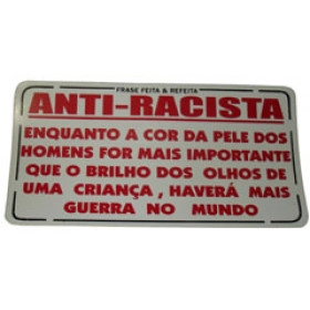 ADESIVO anti racista (436)