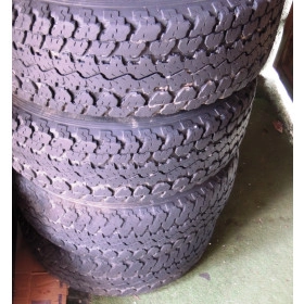 Jogo de pneus originais Troller com 4 peças 60 % de vida útil