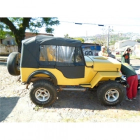 Capota Conversível para Jeep Willys 1951 e 1952   Pissoletro PRETA   Semi nova, peça de mostruário, montada apenas uma v