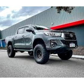 Kit Body Lift Toyota Hilux de 2016 à 2024 Levanta a Carroceria sem Alterar a Suspensão 