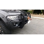 Para choque com protetor de faróis e base ( mesa ) para guincho para Mitsubishi Triton até 2016