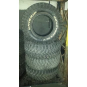 Jogo de Pneu 35x12.5 R 17 Unigrip<BR>Semi novo, rodou muito 500 km, Mud<BR>Terrain.