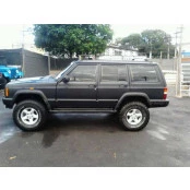 Cherokee Sport 98 com lift de duspensão