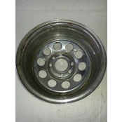 Roda semi nova  cromada 15x8 4 furos , buggy ou fusca