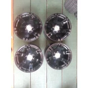Jogo de Rodas Black 15x10 6 furos de 139.7 Modelo Italiana Produto de mostruário