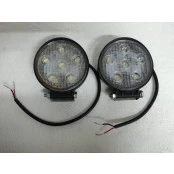 Par de Farol redondo  sem uso, semi novos de 06 le /18w  com alcance 100 mts (peça ja foi usada) com suporte e tudo func
