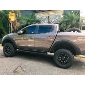 Jogo de Alargador de Para-lamas Mitsubishi L200 Sport 2017 até 2020