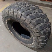 Pneu 35x12.5 R 15 BF Goodrich  MT 40% de Vida Útil