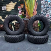 Jogo com 4 Pneus MT 265/70 R17 (Montado apenas uma vez)