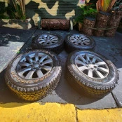 Jogo com 4 Pneus 265/60 R18 + Rodas de Liga 18x7 6 Furos de 139.7 | Originais Mitsubishi - Perfeito estado
