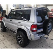 Jogo de Alargadores Fender para Mitsubish Pajero TR4 de 1998 até 2009