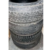 Jogo com 4 Pneus 255/65 R17 Pirelli Scorpion Usados bom Estado