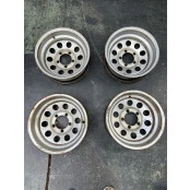 Jogo com 4 Rodas 16x7 5 furos - Offset negativo ( Usada )