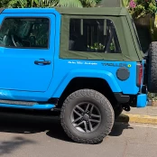 Capota Removível Cor Verde Militar para Troller Todos com Forração Soft Top Isolamento Térmico
