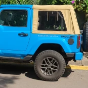 Capota Removível Cor Bege Iraque para Troller Todos com Forração Soft Top Isolamento Térmico