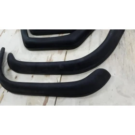 Jogo de Alargador de Para-Lamas para Jeep Willys e Ford Traseira Quadrada - 9 cm de Largura