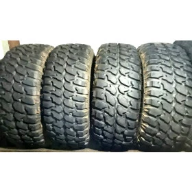 jogo com 4 pneus 305/70 R16 Semi novos, utilizado para expor veículo em feiras.