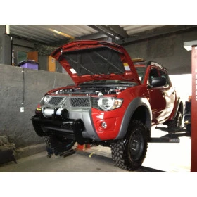Mesa / Base / Suporte para Guincho para Mitsubishi L-200 Triton Savana - 2010 até 2014