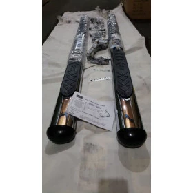 Estribo cromado para Triton (todas) novo de mostruário, última peça em estoque, na caixa.