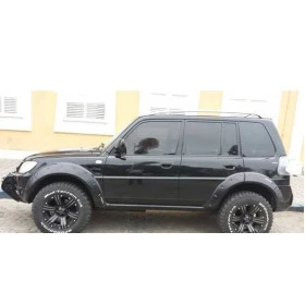 Jogo de Alargador de Paralamas / Fender para Mitsubishi Pajero TR-4 de 2010 em diante