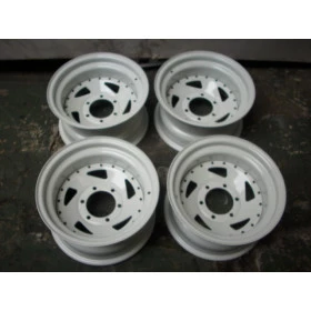 4 Rodas (jogo)estilo Mangels Direcional NA COR BRANCA  15x8  6 furos (nova na caixa) Serve Toyota, L-200, TROLLER   