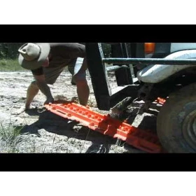 Prancha de desatolamento / Desatolagem Universal Vermelha em Plástico reforçado com Nýlon - Suporta até 3,5ton
