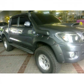 Fender  Jogo de alargador de Para-lamas para Toyota Hilux 2012 à 2015  Com parafusos expostos ( 7 cm de largura )