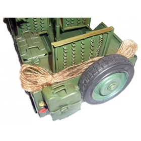 Ref: 600/SA  Jeep em latão feito a mão, ideal para usar como peça decorativa - Peça Muito rica em detalhes