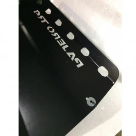 Peito de Aço para Mitsubishi Pajero Tr4 - Peça nova de exposição em feiras, fora da embalagem