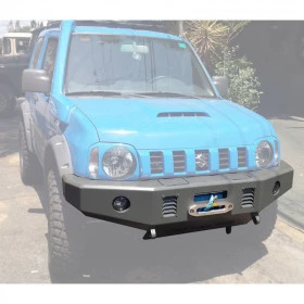 Para-Choque dianteiro com mesa Jimny 4Sport, peça nova, montada no veículo de exposição 