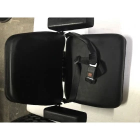 Banco novo modelo luxo, para Tratores Massey 296/ 295  CBT 8060 /8260 8440 8240   Com braços, amortecedores e mola
