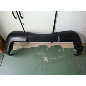Bumper da L200 triton 2008 à  2011 em plastico ,usada em perfeito estado com parafusos de encaixe