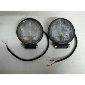 Par de Farol redondo  sem uso, semi novos de 06 le /18w  com alcance 100 mts (peça ja foi usada) com suporte e tudo func