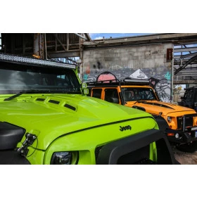 Par de gancho do capô ( de aço)  com regulagem Na cor vermelho e alumínio  USA. Aplicação  Jeep Wrangler, Jeep Willys, T