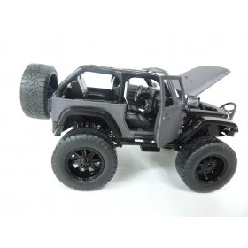 Wrangler Miniatura  com 2 jogos de Roda  e 1 chave  de roda  1/24 - Miniatura
