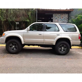 Kit Lift de Carroceria  para Toyota Hilux SW4 de 1997 à 2004  Para Pneu 285 75 16 Equivalente à 33 Polegadas