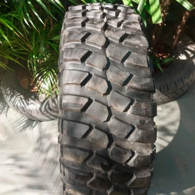 Pneu 245/75 R 17 Modelo VJ 900 Usado, Mais de 60% de Dida Útil