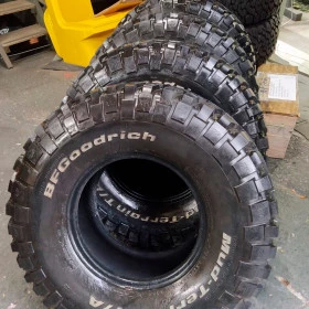 Jogo com 4 Pneus 33x12.5 R15 BF Goodrich MT 90% de Vida Útil