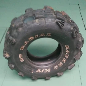 Pneu 33x12.5 R 15 Recapado Genius Lama em Bom Estado