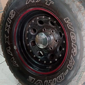 Jogo com 4 Rodas Mangels 16x7 6 furos de 139,7 Raridade Usado Perfeitas + 4 Adaptadores de roda