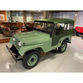 Capota Jeep Willys CJ5  Fixa Verde Militar para Jeep Willys CJ5 Utilizada  como Mostruário 