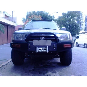 Para-choque Reforçado com Mesa de Guincho para TOYOTA Hilux SW4 Ano até 2004