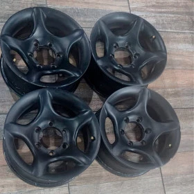 Jogo com 4 Rodas Liga Leve 15x8 6 Furos Toyota Hilux, Badeirantes
