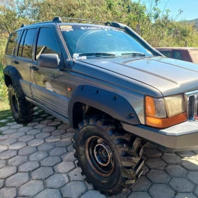 Jogo de Alargadores Fender para Jeep Laredo ZJ de 1993 até 1998