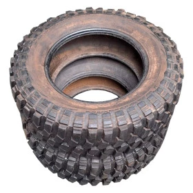 Par de Pneus 265/65R17 Recapado Usado com 80% de Vida Útil