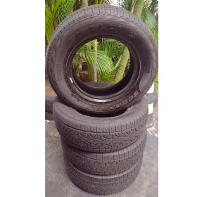 Jogo com 4 Pneus 255/65 R17 com 10 Mil km Rodados 90% Vida Útil
