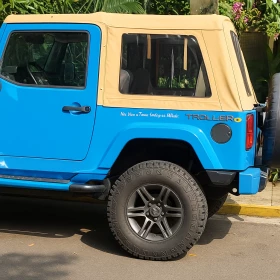 Capota Removível Cor Bege Areia para Troller Todos com Forração Soft Top Isolamento Térmico