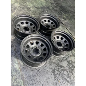Jogo com 4 Rodas Daytona Black em aço reforçado 17x9 6 furos de 139,7 - Peça de Mostruário Em Perfeito Estado