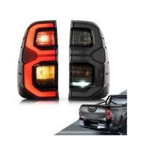 Par de Lanternas Traseiras para Toyota Hilux de 2022 em diante - LED e Fumê