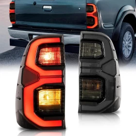 Par de Lanternas Traseiras para Toyota Hilux de 2022 em diante - LED e Fumê